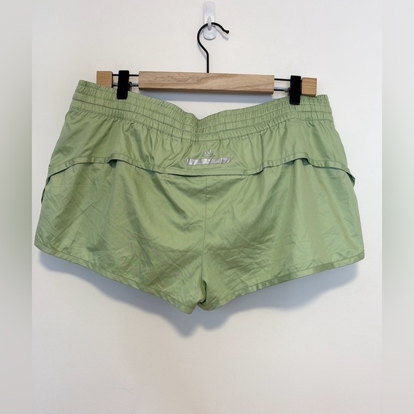 Adidas by Stella McCartney running shorts NWT , sz large - Picture 4 of 10